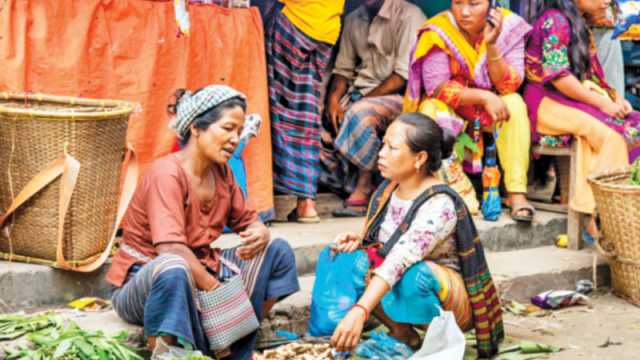 শ্রমবাজারে আদিবাসী নারী