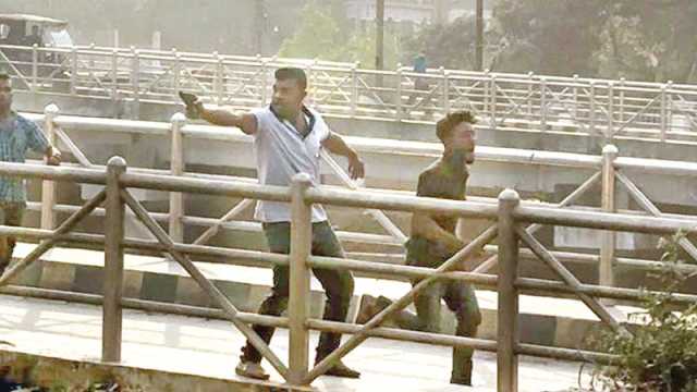 গুলি ছোড়া সোহাগের খোঁজে পুলিশ