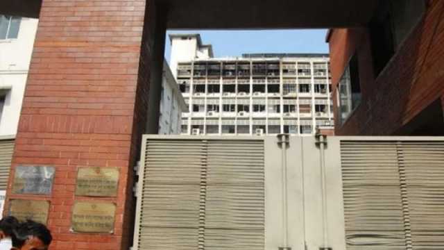 আগের দপ্তরে গোপনে কাজ সারছেন ওএসডি ওয়াহিদুজ্জামান