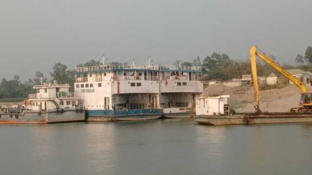 তিন মাস ধরে ফেরি বন্ধ ঈদে ভোগান্তির আশঙ্কা