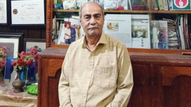 ­গভীর রাতে ছাদে উঠে দেখি আগুন
