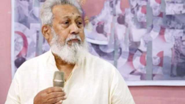 ২৬ মার্চ প্রথম ১০ জনকে অস্ত্র দেওয়া হয়
