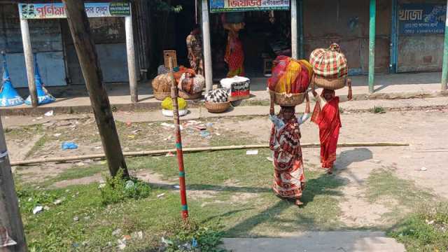 ব্যবসায় সুদিন নেই বেজ নারীদের