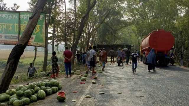ফরিদপুরে তিন বাহনের সংঘর্ষে নিহত ২