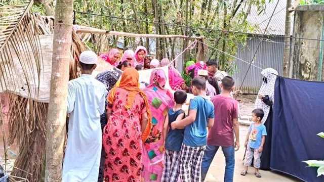হাসপাতালে যাওয়ার পথে বাসচাপায় মা-ছেলের মৃত্যু