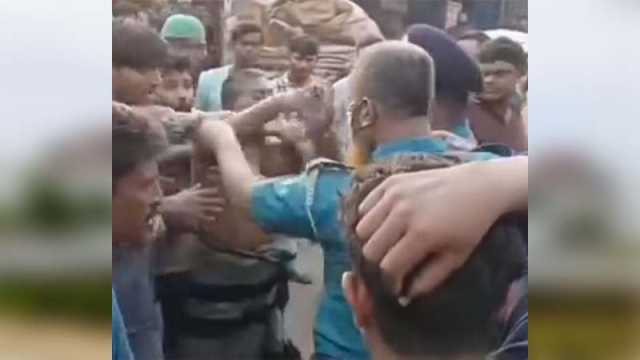 ছেলেকে আটক করতে না পেরে বাবাকে আটক করল পুলিশ
