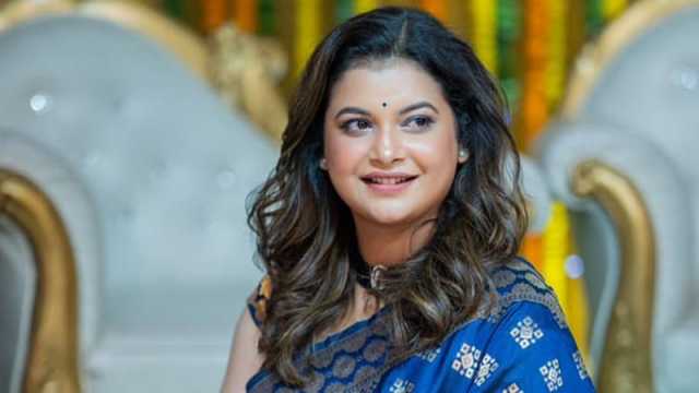 চাকরি হারালেন ফারিয়াকে নিয়ে আপত্তিকর মন্তব্য সেই যুবক