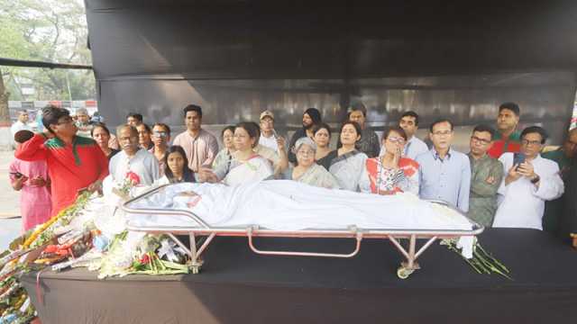 শহীদ মিনার থেকে হাসপাতালের হিমঘরে সন্‌জীদা খাতুন