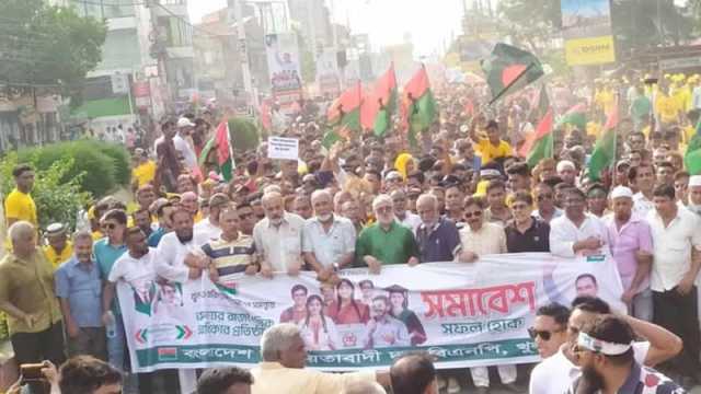 পৃথক মিছিল নিয়ে যোগ দিলেন মঞ্জু অনুসারীরা
