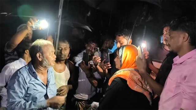 ঘরে ঢুকে লুটের পর নারীকে গলা কেটে হত্যা