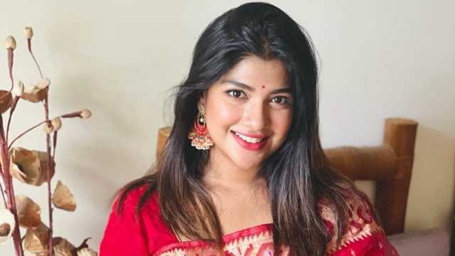 এবার ‘কারাগার’ নির্মাতার সিরিজে সারিকা