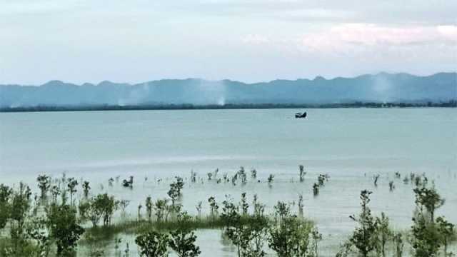 টেকনাফ সীমান্তে রাখাইনে আগুনের কুণ্ডলী, ধোঁয়া