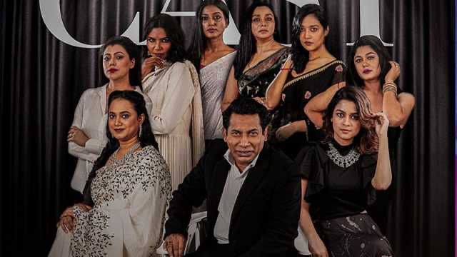 ট্রাক ড্রাইভার মোশাররফ করিম, সঙ্গে এক ঝাঁক অভিনেত্রী