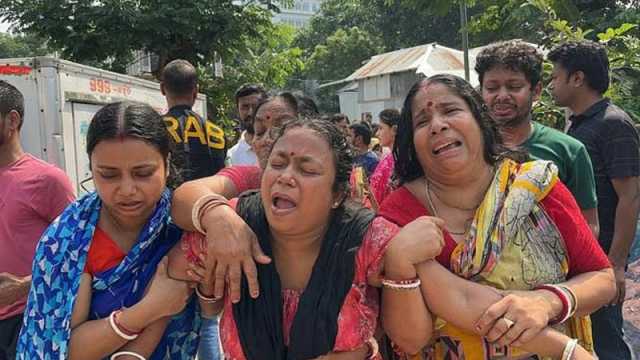সইতে পারছি না, বিচার চাই—কান্নাজড়িত কণ্ঠে মা