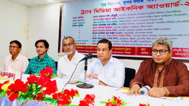 অপসংস্কৃতি বিবেকের দরজায় তালা লাগায়: কাদের গনি চৌধুরী