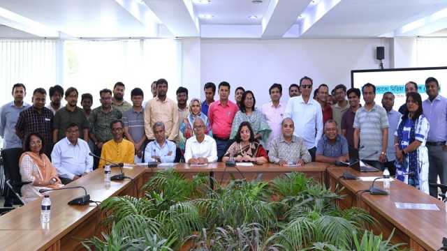 সিগারেটের দামে নিম্ন ও মধ্যম স্তর এক হলে মানুষ ধূমপানে নিরুৎসাহিত হবে