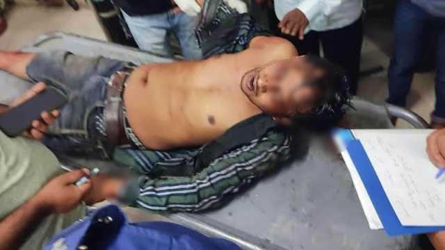 ছাত্রলীগ নেতাকে গাছে বেঁধে পিটুনি, পরে কুপিয়ে জখম