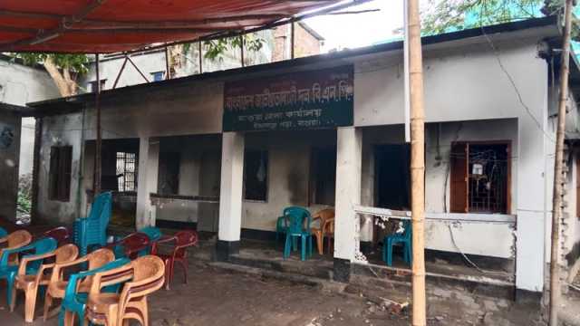 বিএনপি অফিস ভাঙচুর-আগুন: ক্রিকেটার সাকিবের বাবাসহ ৭৯ জনের বিরুদ্ধে মামলা
