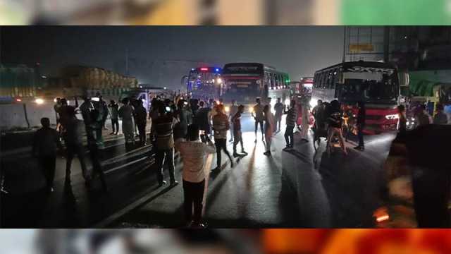 আ. লীগকে নিষিদ্ধের দাবিতে ঢাকা-চট্টগ্রাম মহাসড়ক অবরোধ