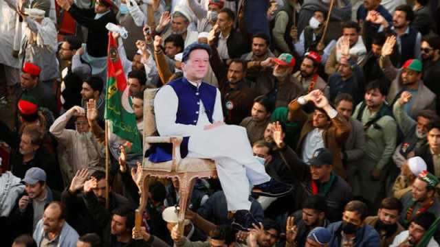 পাকিস্তানজুড়ে আন্দোলনের প্রস্তুতির নির্দেশ ইমরান খানের