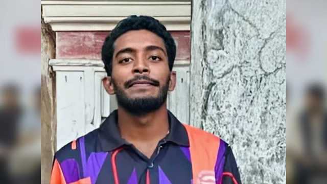কুবিতে বহিষ্কৃত শিক্ষার্থী দিলেন পরীক্ষা