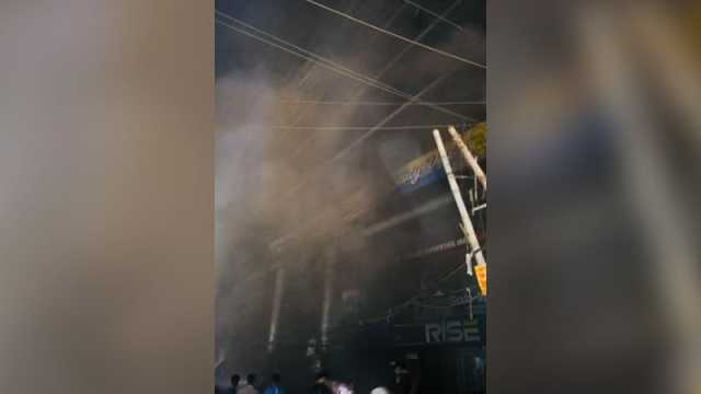 রাজধানীর বেইলি রোডে রেস্টুরেন্টে আগুন