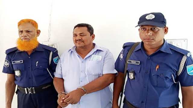 স্কুলছাত্রীকে অনৈতিক প্রস্তাব দেওয়ার অভিযোগে শিক্ষক গ্রেপ্তার