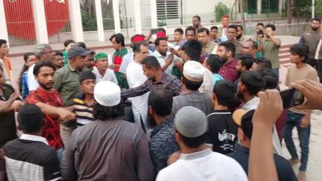 বগুড়ায় উদীচীর জাতীয় সংগীত পরিবেশনে হামলার অভিযোগ