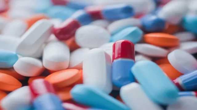 নিম্নমানের ওষুধ লিখতে ‘চাপে’ চিকিৎসকরা
