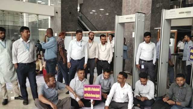 সোমবার থেকে আমদানি-রপ্তানির সব কার্যক্রম বন্ধ রাখার ঘোষণা
