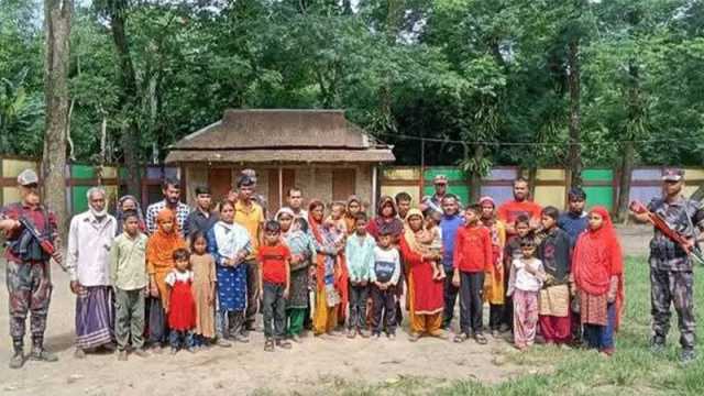 চার সীমান্ত দিয়ে আরও ১৫৩ জনকে পুশইন বিএসএফের