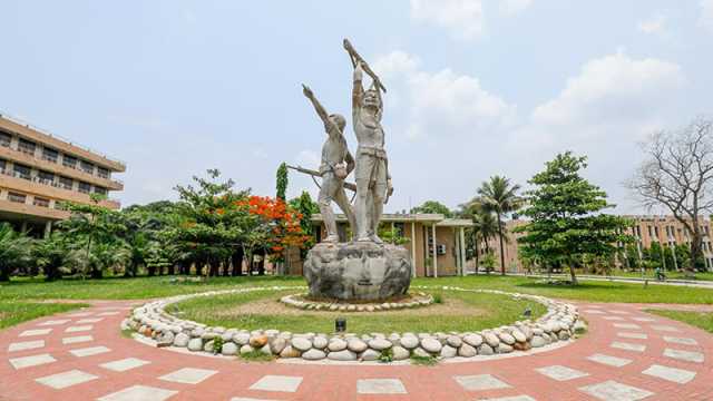 এবার প্রশাসনিক কাজও বর্জন করল কুয়েট শিক্ষকরা