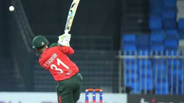 শুরুতে দুই ওপেনারকে হারাল বাংলাদেশ 