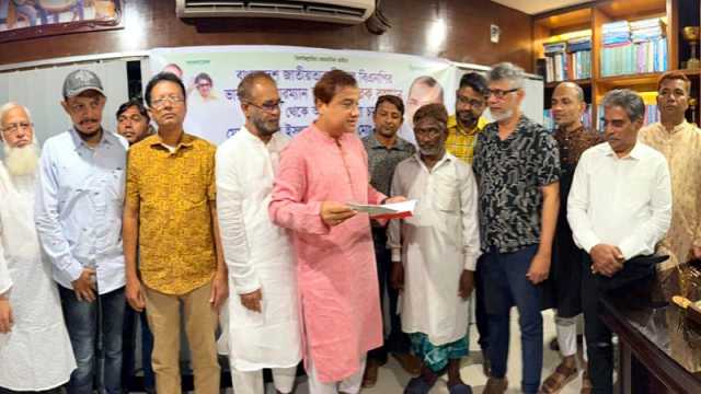 রিকশাচালক বাবার আকুতি শুনলেন তারেক রহমান, দিলেন বিমানের টিকিট