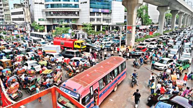 দুঃসহ দিন পার করল রাজধানীবাসী