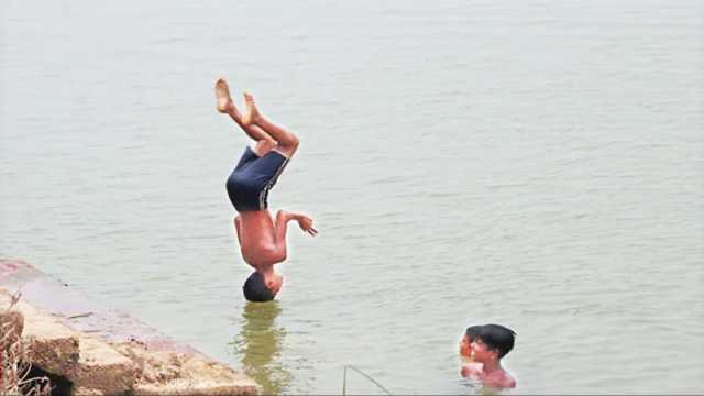 গরম আজও কমবে না, কাল বৃষ্টির পূর্বাভাস