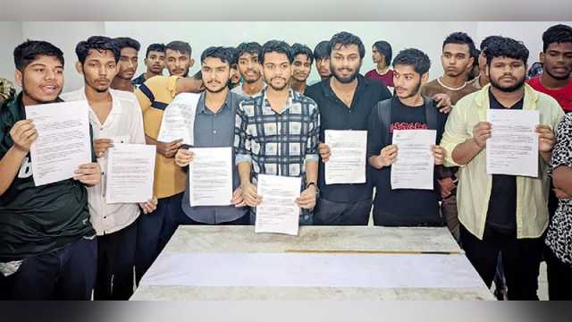 দুর্নীতির অভিযোগ তুলে বৈষম্যবিরোধী ১৬ নেতার পদত্যাগ