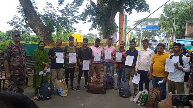 ভারতে কারাভোগ শেষে দেশে ফিরল ১১ বাংলাদেশি