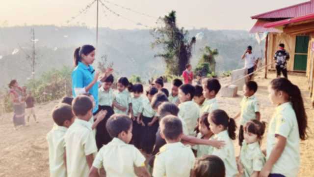 পাহাড়ে আলো ছড়ানো মানবিক পাঠশালা
