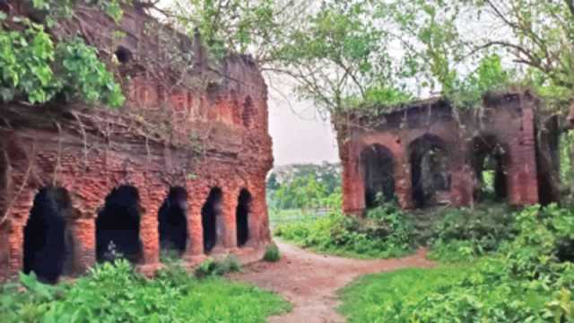 ২০০ বছরের পুরোনো সম্পত্তি নাবালকের নামে ইজারা
