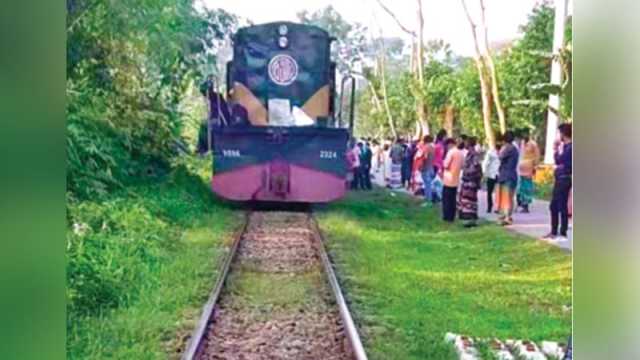 লাল ওড়নার সংকেতে বাঁচল হাজার প্রাণ
