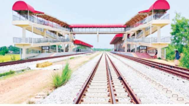 চট্টগ্রামের ট্রেন ভাড়া ১০৫ টাকা স্টেশনে যেতে লাগে ৩০০ টাকা
