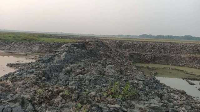বিল দখল করে পুকুর খনন মৎস্য খামার তৈরির মচ্ছব