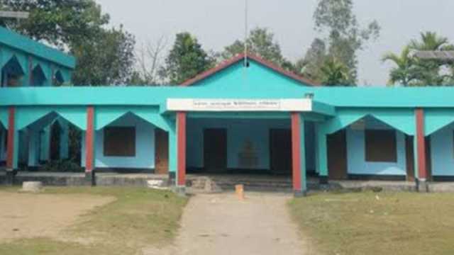 চেয়ারম্যান-প্যানেল চেয়ারম্যান নেই, সেবা কার্যক্রম বন্ধ ৬ মাস