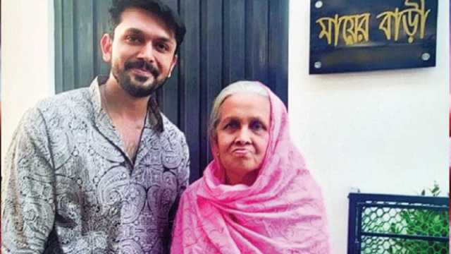 সত্যিই তুমি নেই মা?