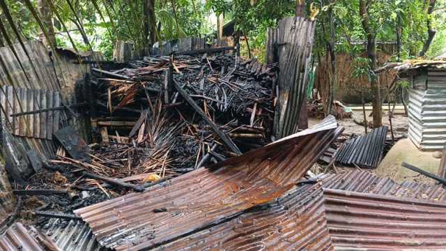 মাদকাসক্তদের বিরুদ্ধে ফেসবুকে পোস্ট, কলেজছাত্রীর ঘরে আগুন