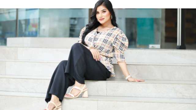 আত্মবিশ্বাসে হাই হিল
