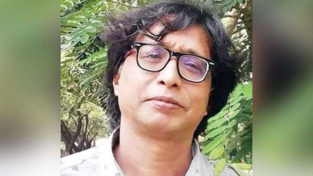 লেখকের স্বাধীনতা হরণের ইতিহাস লিখছি