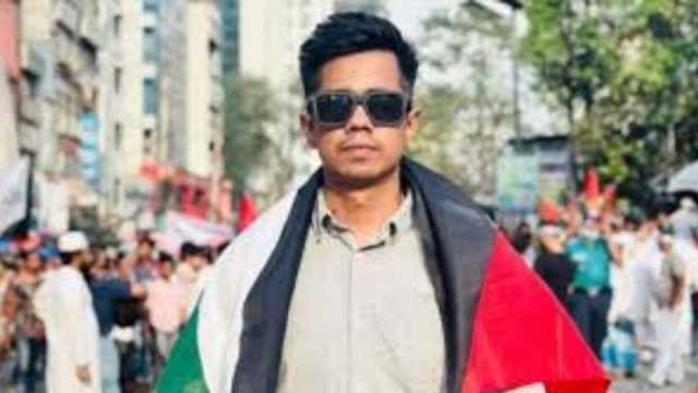 শাহবাগ থানা ঘেরাও সহপাঠী শিক্ষার্থীদের