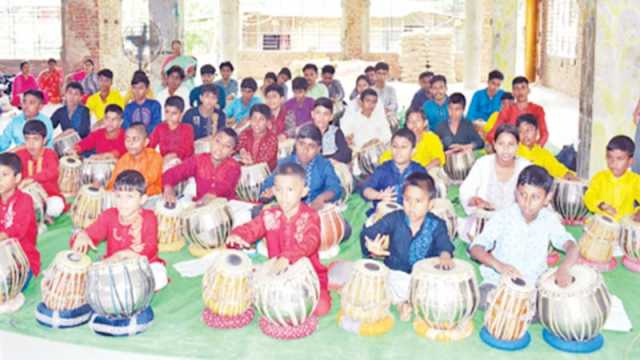 তবলার বোলে নাচে ঝুমকা
